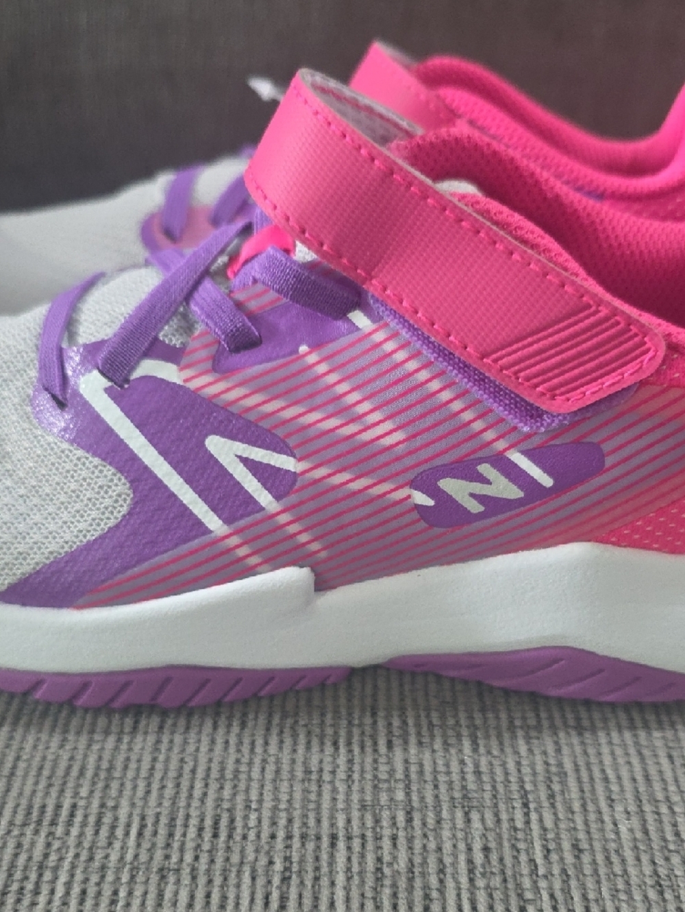 New Balance Girls Pink & Purple Rave Run v2 Bungee Lace With Strap Size 3Wide. - Picture 12 of 15